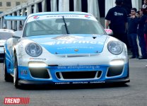 В Баку стартовал парад гоночных машин, участвующих в City Challenge (Фото)